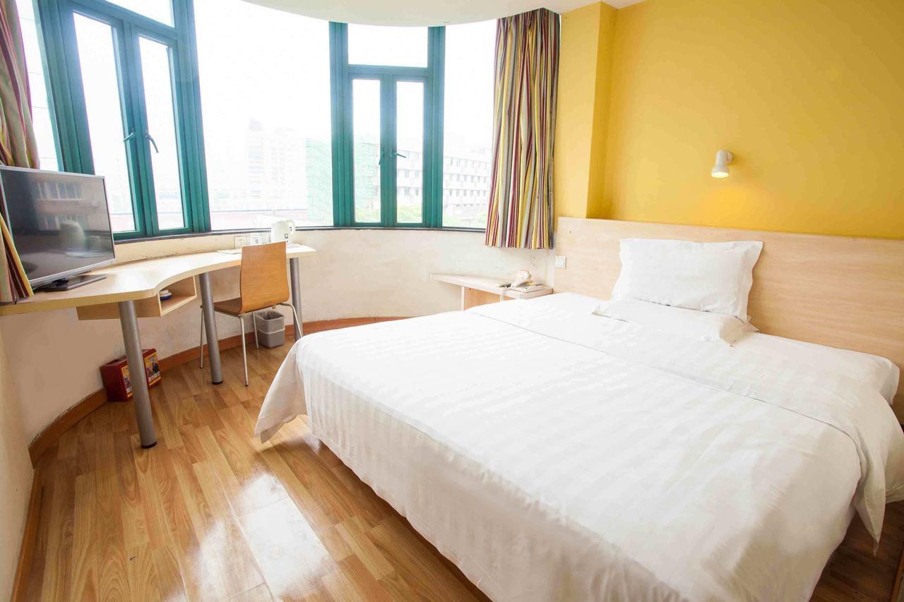 7Days Inn Guangzhou Southern Hospital Medical College Station Exteriör bild
