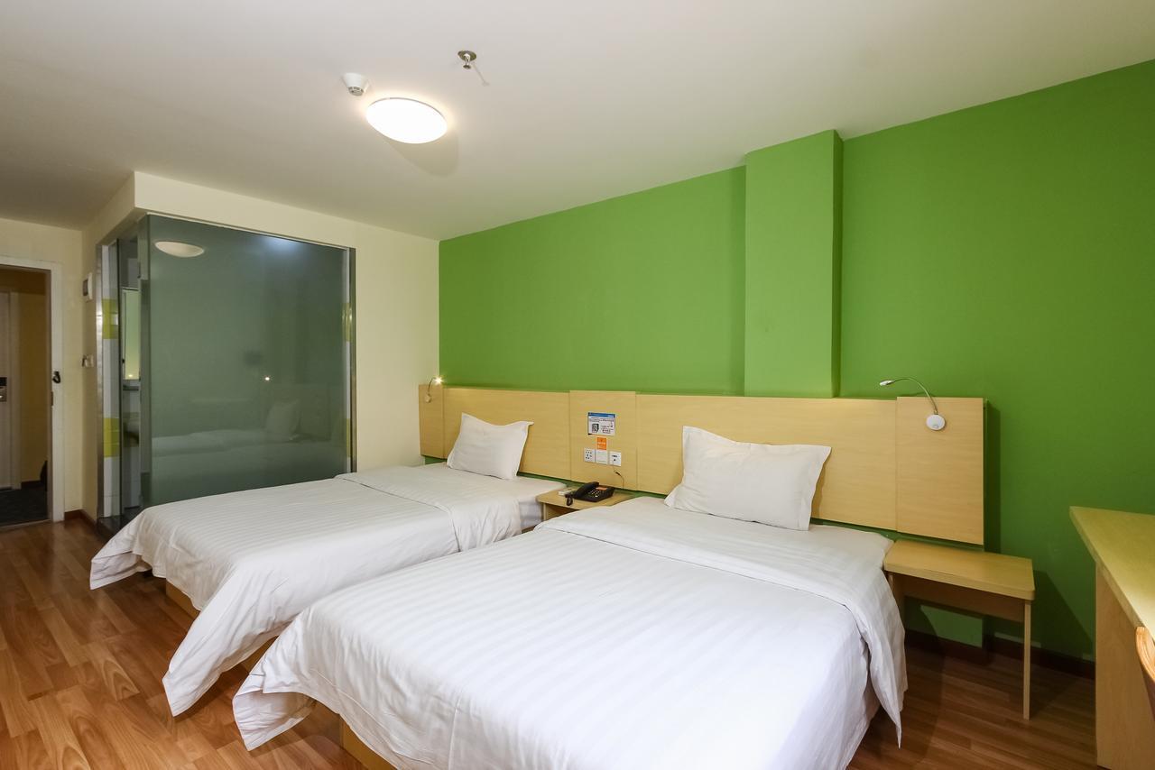 7Days Inn Guangzhou Southern Hospital Medical College Station Exteriör bild